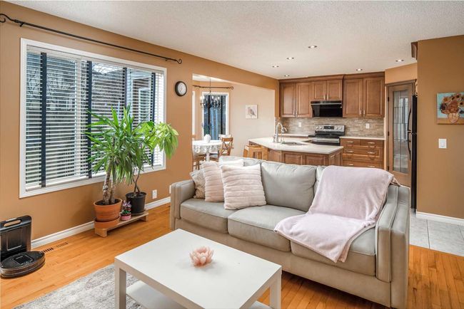 69 Millview Pk Sw, House other with 5 bedrooms, 4 bathrooms and 4 parking in Calgary AB | Image 4