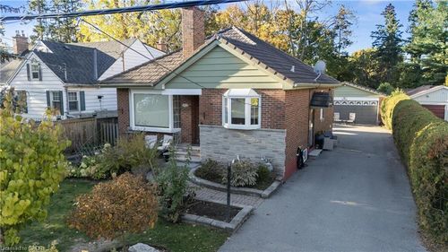 1032 Cedarwood Pl, Burlington, ON, L7T3J3 | Card Image