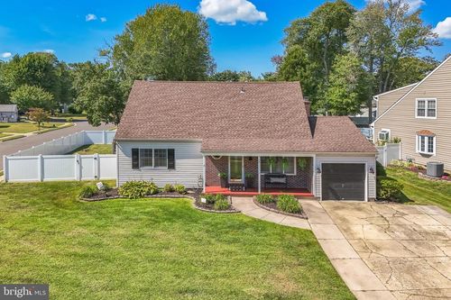 24 Hunters Dr, Mount Laurel, NJ, 08054-1333 | Card Image
