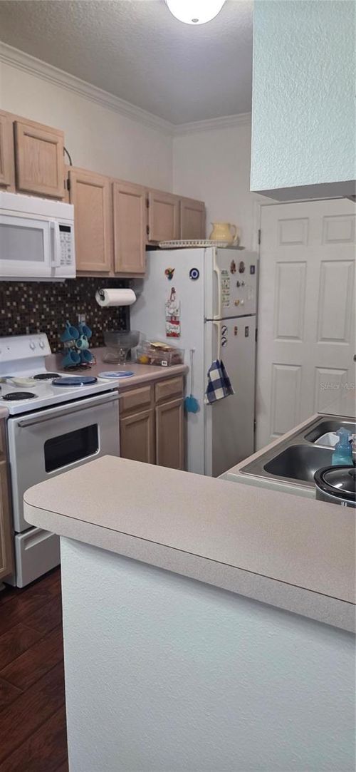312-5602 Pinnacle Heights Cir, TAMPA, FL, 33624-4035 | Card Image