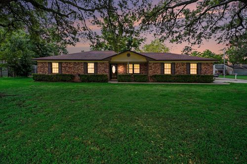 9213 Hammerly Blvd, Houston, TX, 77080-5532 | Card Image