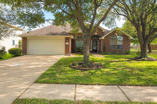 6618 Trenton Lake Ln, Houston, TX, 77041-7329 | Card Image