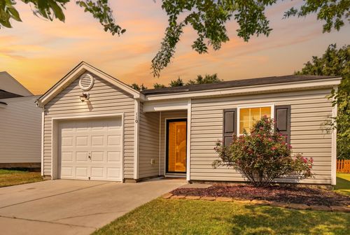 110 Coosawatchie St, Summerville, SC, 29485-6805 | Card Image