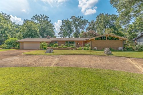 12 Meadowbrook Ln, West Memphis, AR, 72301-3869 | Card Image