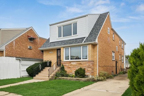 2-6122 W Leland Avenue, Chicago, IL, 60630 | Card Image
