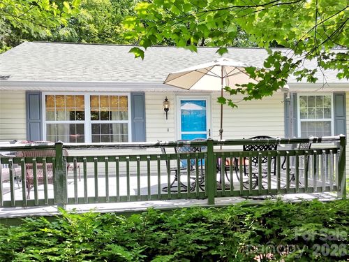 330 Sleepy Hollow Dr, Waynesville, NC, 28785-5912 | Card Image