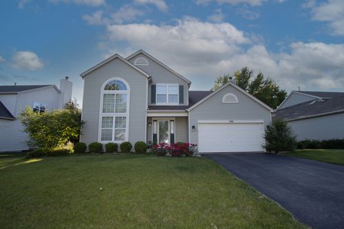 990 Wilkinson Ln, North Aurora, IL, 60542-8972 | Card Image