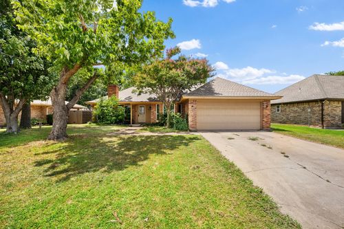 8 Cimarron Dr, Trophy Club, TX, 76262-5208 | Card Image