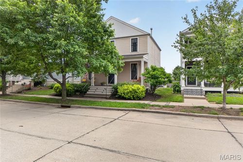 3513 Barter St, Saint Charles, MO, 63301-8157 | Card Image
