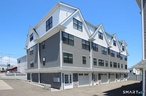 25-25 Beaumont St, Fairfield, CT, 06824-5702 | Card Image