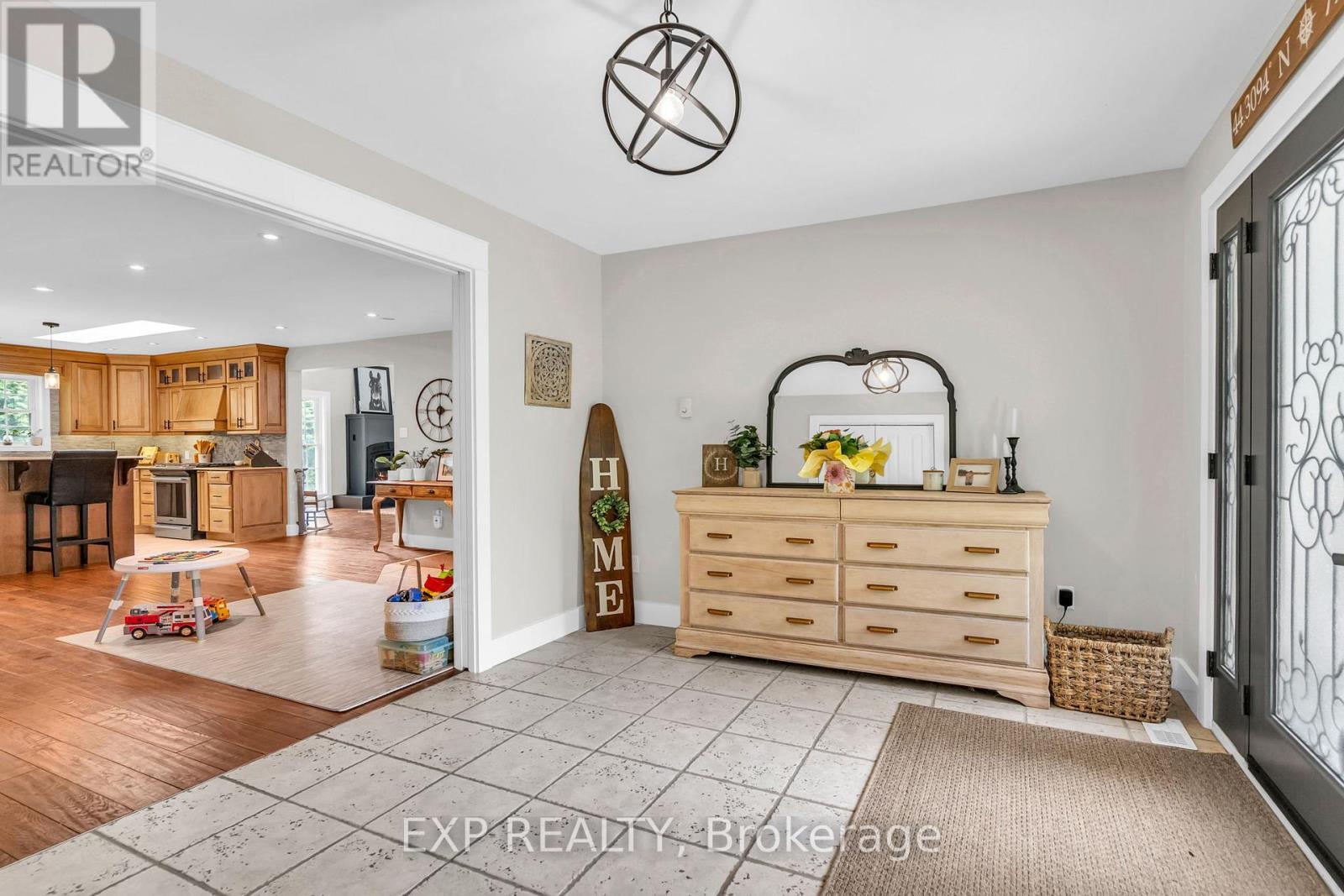 Residential in Georgina (Sutton & Jackson's Point) 5