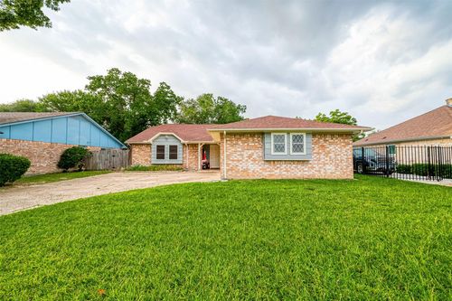 9318 Benning Dr, Houston, TX, 77031-2205 | Card Image