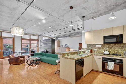 218-877 Island Ave, San Diego, CA, 92101-6826 | Card Image