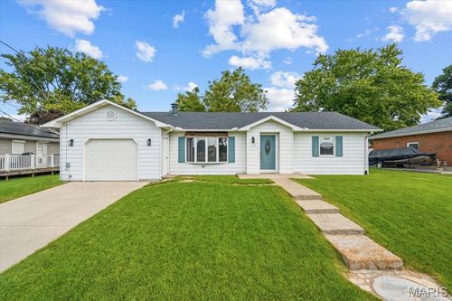 157 Munzert Dr, Glen Carbon, IL, 62034-1408 | Card Image