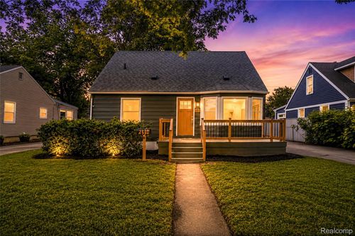 2330 Buckingham Ave, Berkley, MI, 48072-1217 | Card Image