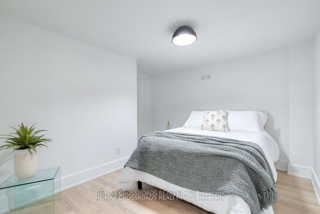 696 Hillview Cres, House other with 6 bedrooms, 5 bathrooms and 10 parking in Pickering ON | Image 36
