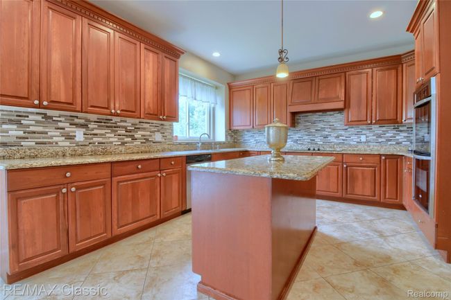 12-Kitchen.jpg | Image 11
