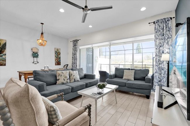 394 Captiva Dr, Townhouse with 4 bedrooms, 5 bathrooms and null parking in DAVENPORT FL | Image 12