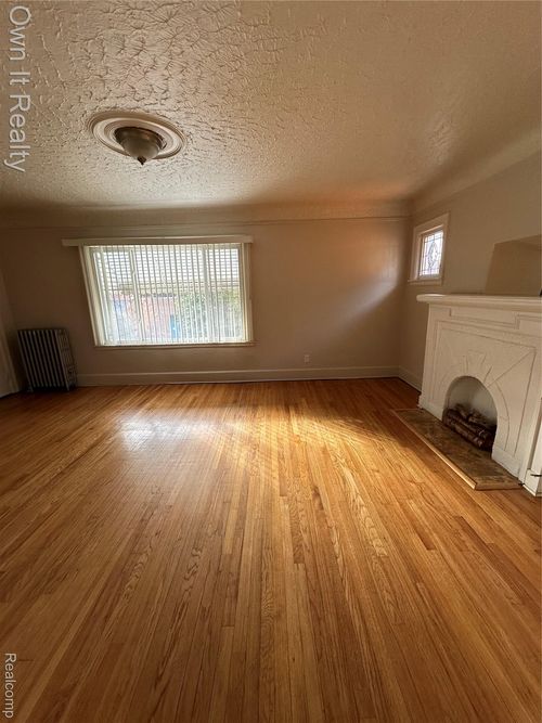 5250 Calhoun St, Dearborn, MI, 48126-3204 | Card Image