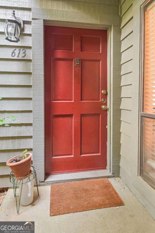 613 Tuxworth Cir, Decatur, GA, 30033-5619 | Card Image