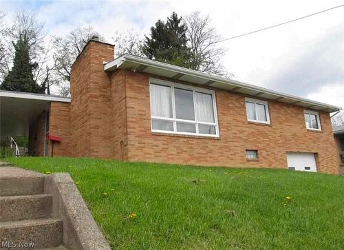 1511 N 9th St, Martins Ferry, OH, 43935-1831 | Card Image