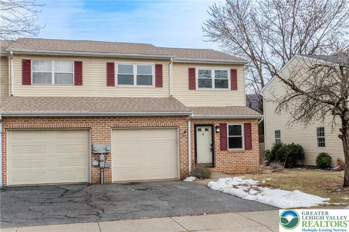 1661 Ilona Dr, Hellertown, PA, 18055-1166 | Card Image