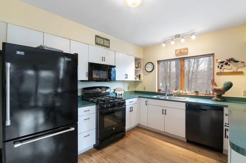 87-87 Orchard St, Brattleboro, VT, 05301-2678 | Card Image