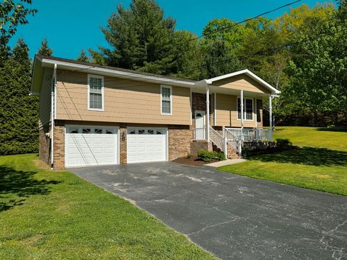 438 Sandalwood Dr, Hixson, TN, 37343-2180 | Card Image