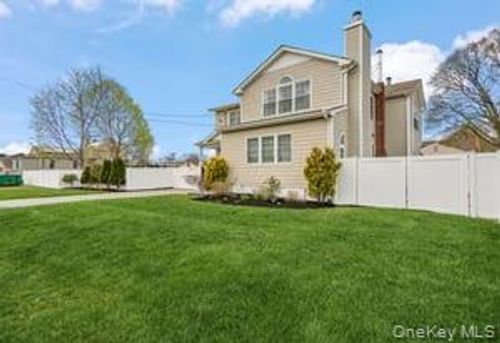 1570 A St, West Babylon, NY, 11704-5038 | Card Image