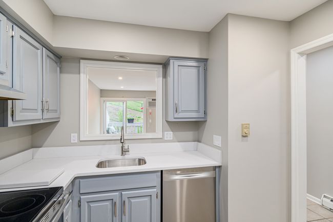 UNIT-34-14 - 55 Mill Plain Rd, Condo with 1 bedrooms, 1 bathrooms and 1 parking in Danbury CT | Image 4