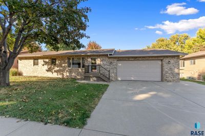 4308 20th St, House other with 4 bedrooms, 1 bathrooms and null parking in Sioux Falls SD | Image 3