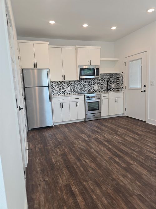 2-7601 Carver Ave, Austin, TX, 78752-1620 | Card Image