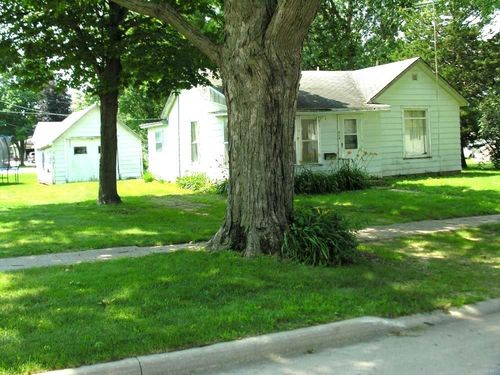 218 Chestnut St, Osage, IA, 50461-1030 | Card Image