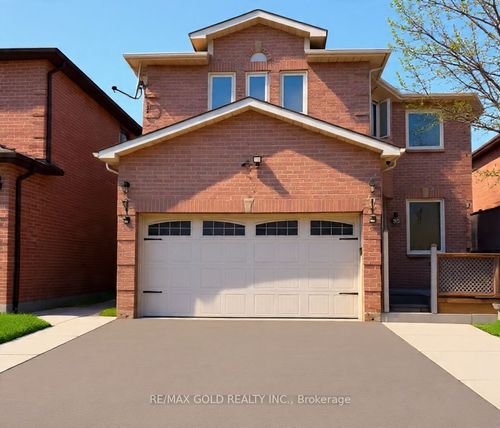 35 Kirk Dr, Brampton, ON, L6X4E6 | Card Image