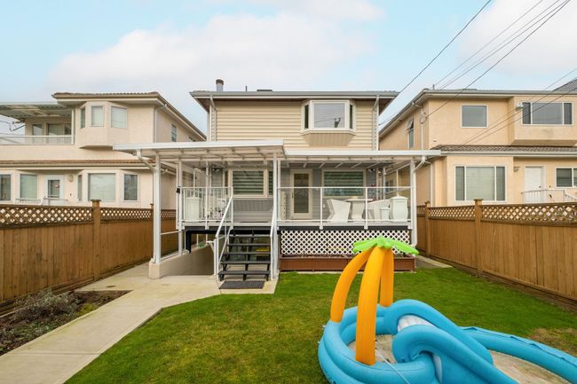 2068 W 44 Th Avenue, House other with 4 bedrooms, 3 bathrooms and 2 parking in Vancouver BC | Image 21