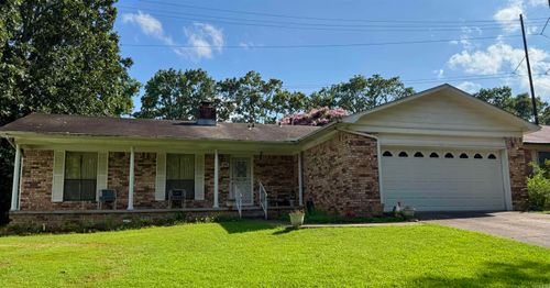 808 Regal Dr, North Little Rock, AR, 72118-2638 | Card Image