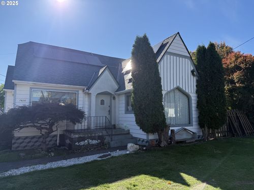 7820 Se Flavel St, Portland, OR, 97206-7817 | Card Image