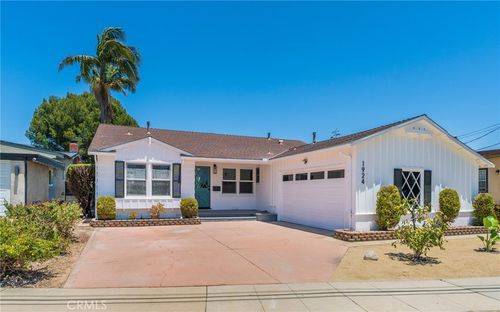 1924 W 1st St, San Pedro, CA, 90732-3111 | Card Image