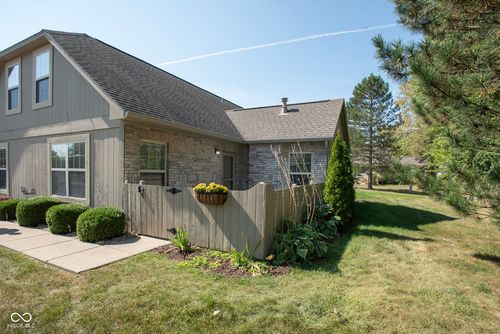 7628 Briarstone Ln, Indianapolis, IN, 46227-5450 | Card Image