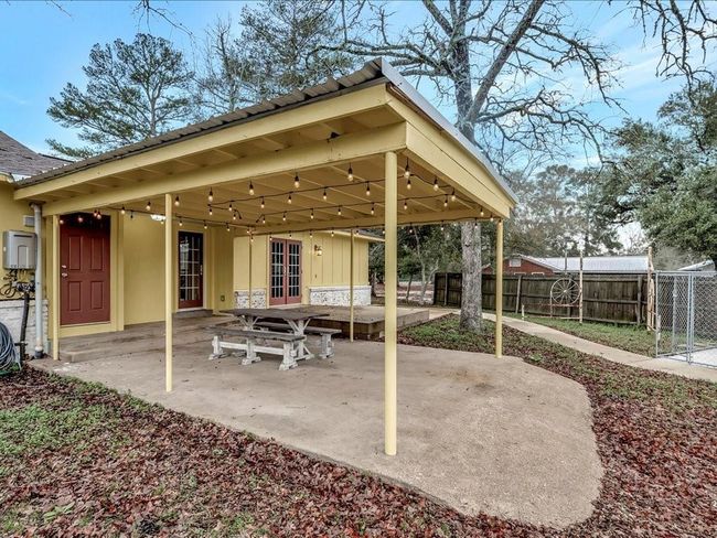921 S Market St, House other with 3 bedrooms, 2 bathrooms and 4 parking in Grapeland TX | Image 33