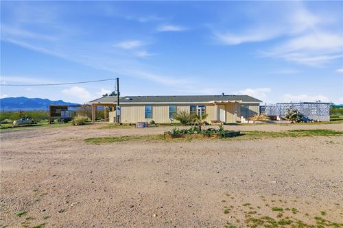 4943 W Safari Dr, Golden Valley, AZ, 86413-7634 | Card Image