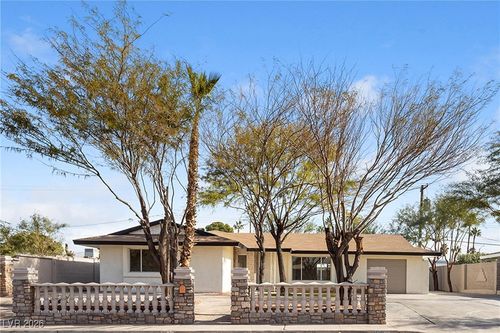 3128 Silver Saddle Street, Las Vegas, NV, 89169 | Card Image