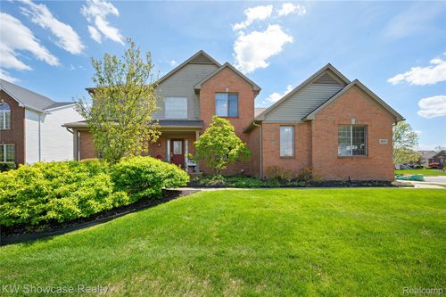 58767 Hunters Ct, South Lyon, MI, 48178-1778 | Card Image