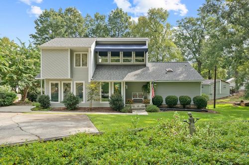 221 Commodore Dr Nw, Milledgeville, GA, 31061-8212 | Card Image