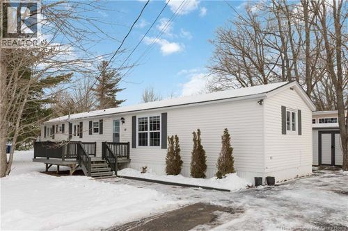 10 Spruce Wood St, Moncton, NB, E1H3B3 | Card Image