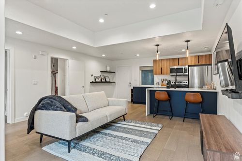 apt-104-725 S 200 W, Salt Lake City, UT, 84101-2707 | Card Image