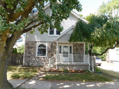 405 Washington Ave, Royal Oak, MI, 48067-1754 | Card Image