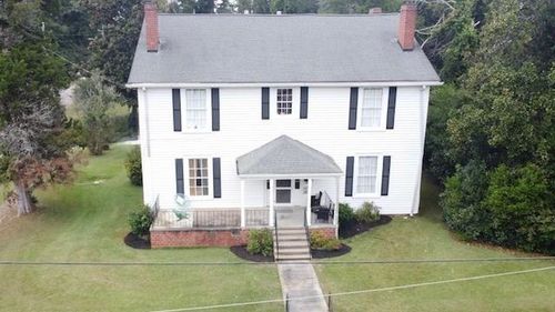 202 Veazey St, Union Point, GA, 30669-1234 | Card Image