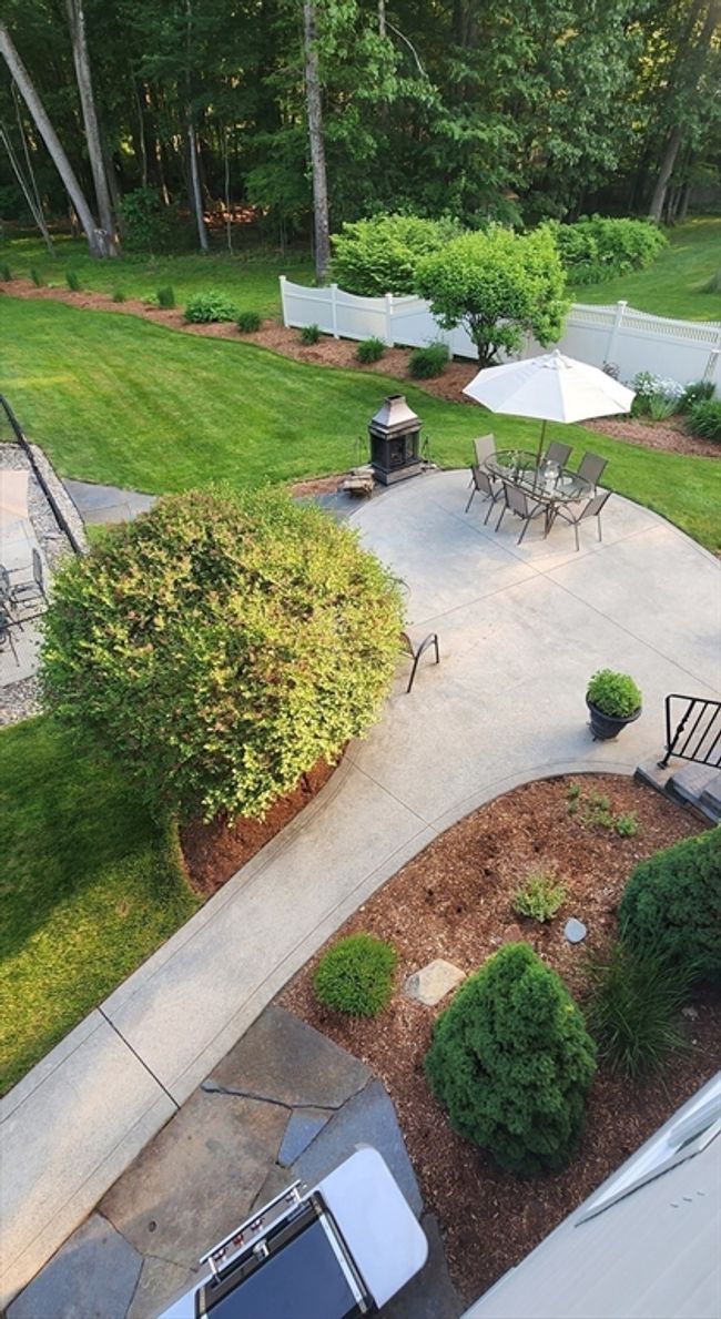 41 Christopher Dr, House other with 4 bedrooms, 3 bathrooms and 4 parking in Westfield MA | Image 38