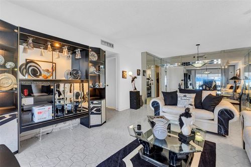 apt-1114-3850 Washington St, Hollywood, FL, 33021-7357 | Card Image